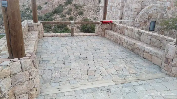 نقوم بعمل حجر والطين والخشب والتراث بجميع انواعه 2