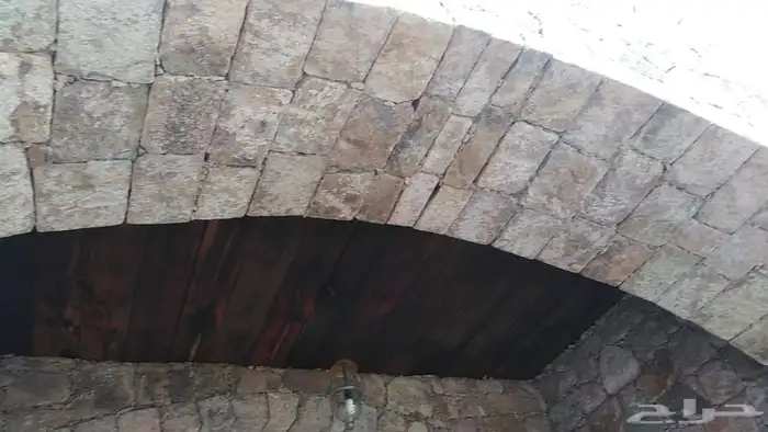 نقوم بعمل حجر والطين والخشب والتراث بجميع انواعه 3