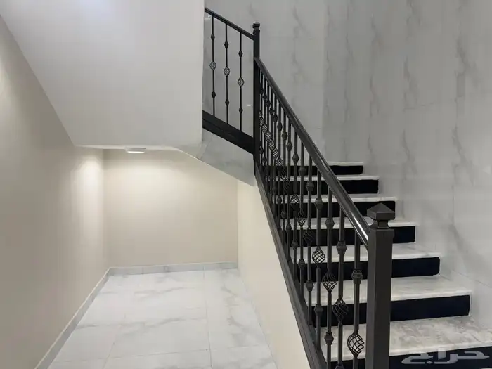 للبيع ادوار ارضيه وارواف علويه تشطيب ممتاز بالمحاله بسعر 650 16