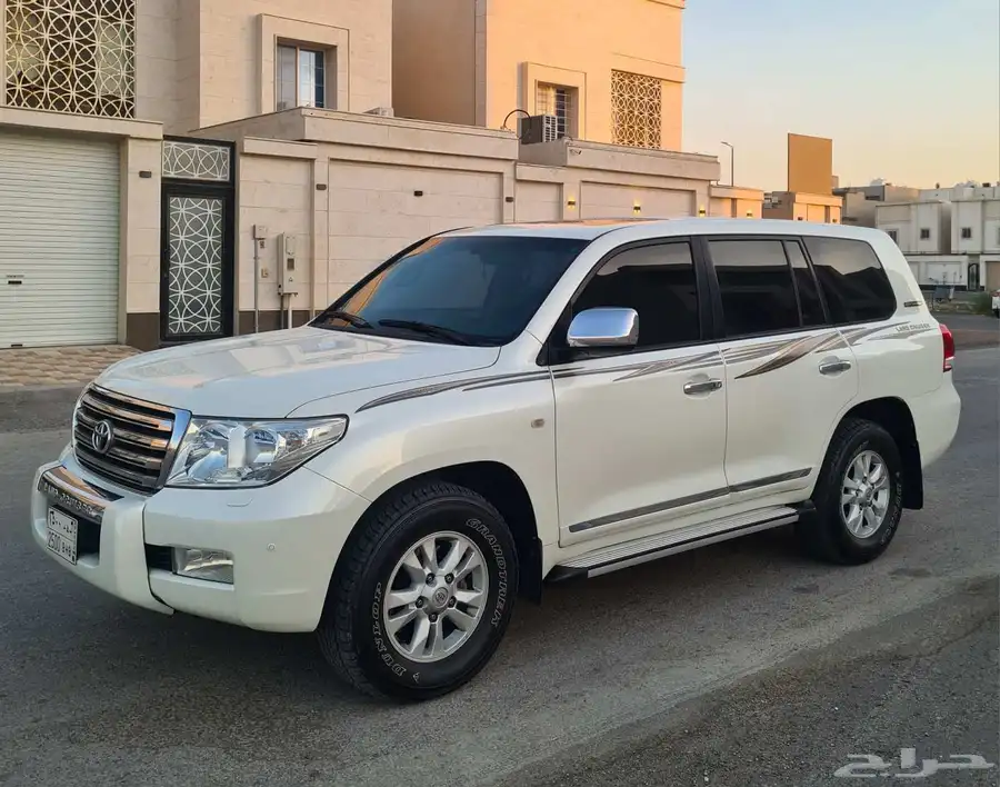 لاندركروزر 60 عام 2011 فل كامل GXR 8
