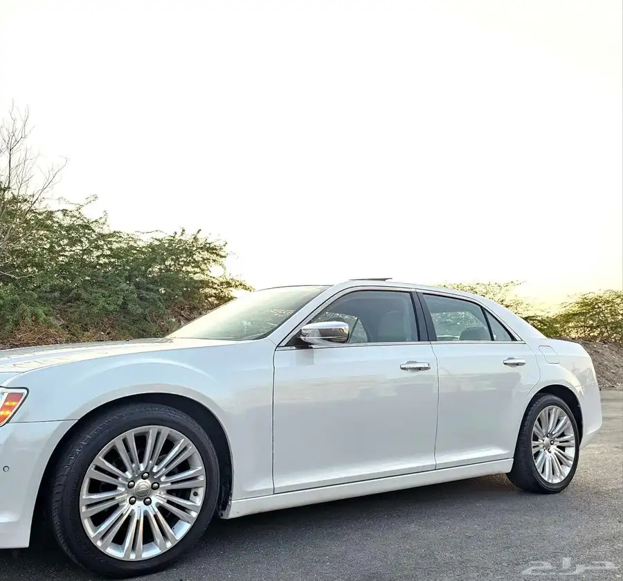 كرايزلر C300 موديل 2014 فل كامل لمتيد 4