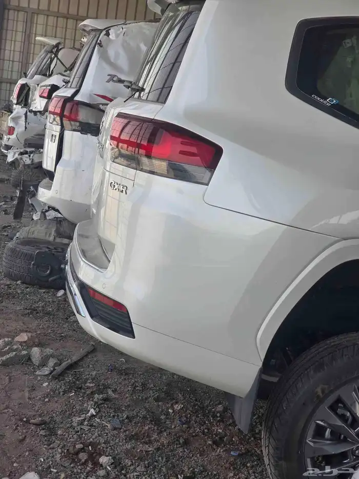 تشليح وقطع غيار جيوب لاند كروزر 2024 2