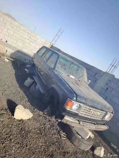 تويوتا جيب موديل 86 للبيع قطع 3