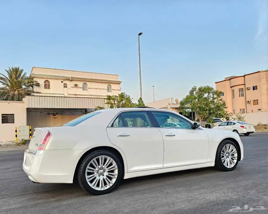 كرايزلر C300 موديل 2014 فل كامل لمتيد 12