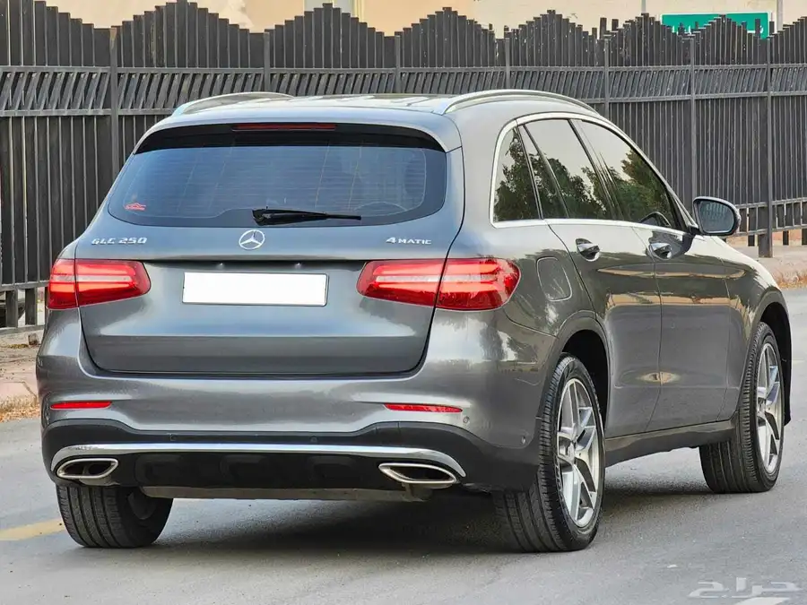 مرسيدس GLC250 موديل 2016 8
