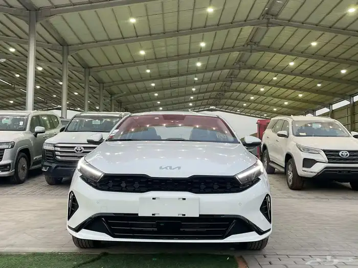كيا سيراتو 2024فل كامل (بنزين)1.5Lقسط شهري يبدأ من 900 ريال 2