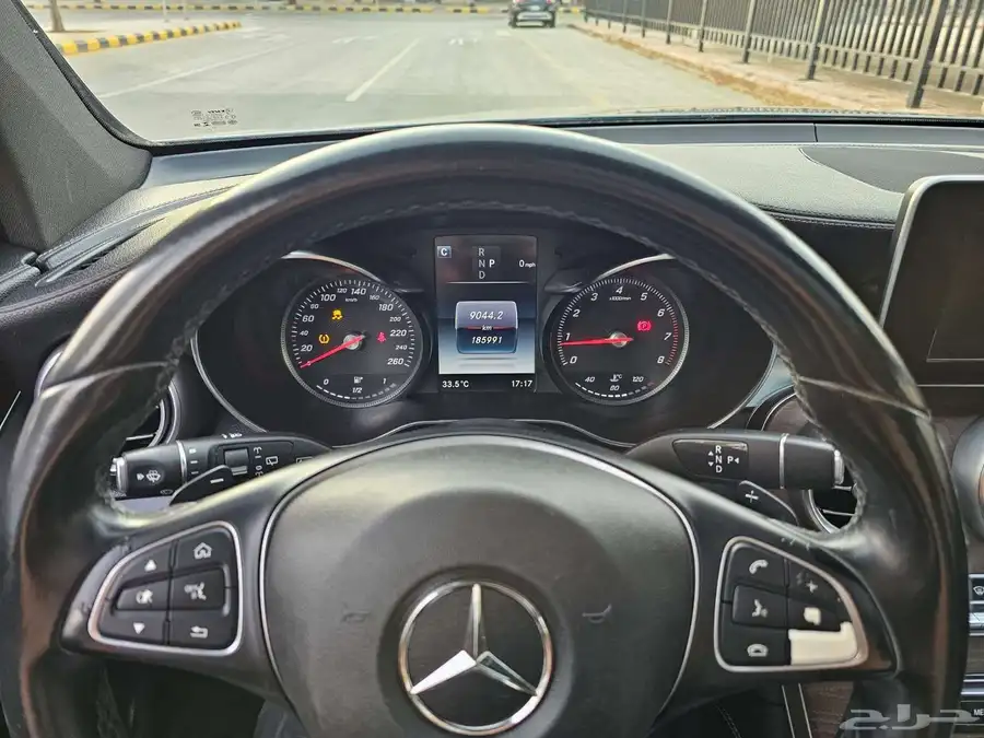 مرسيدس GLC250 موديل 2016 17