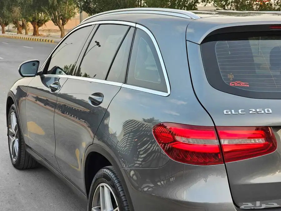 مرسيدس GLC250 موديل 2016 6