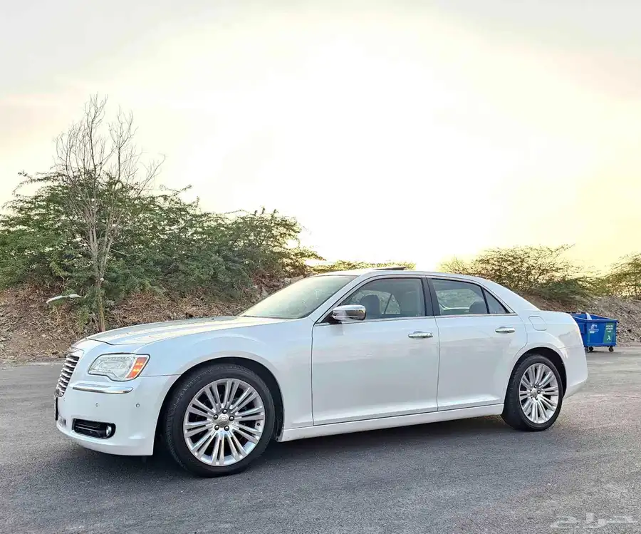 كرايزلر C300 موديل 2014 فل كامل لمتيد 2