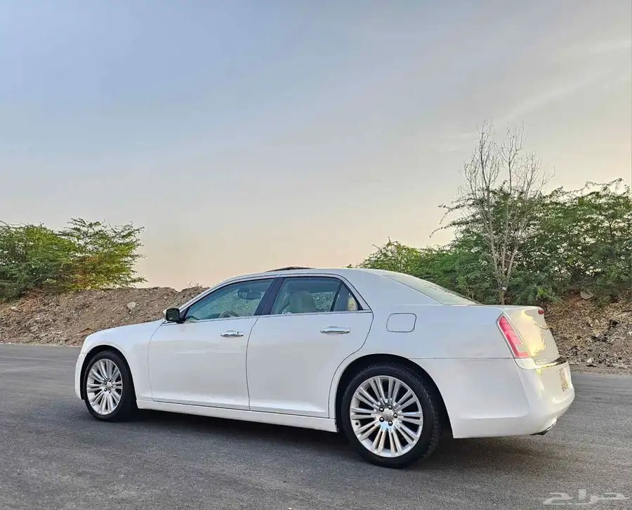 كرايزلر C300 موديل 2014 فل كامل لمتيد 11