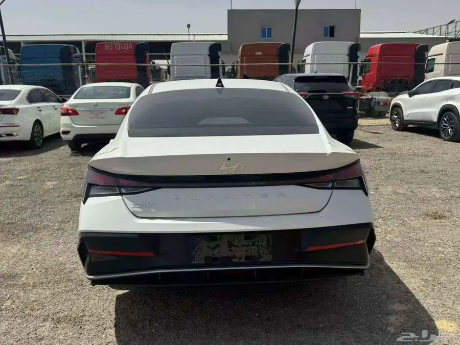 2023Elantra 2