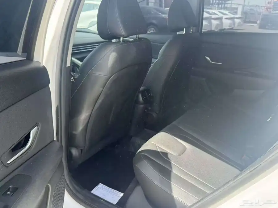 2023Elantra 4