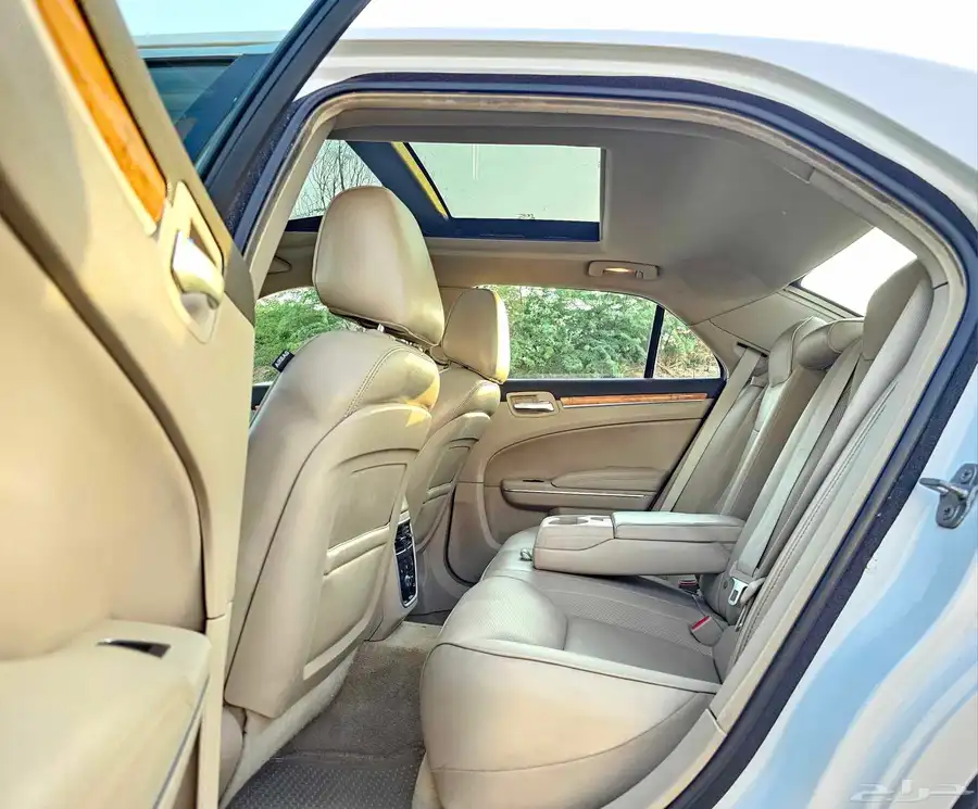 كرايزلر C300 موديل 2014 فل كامل لمتيد 32