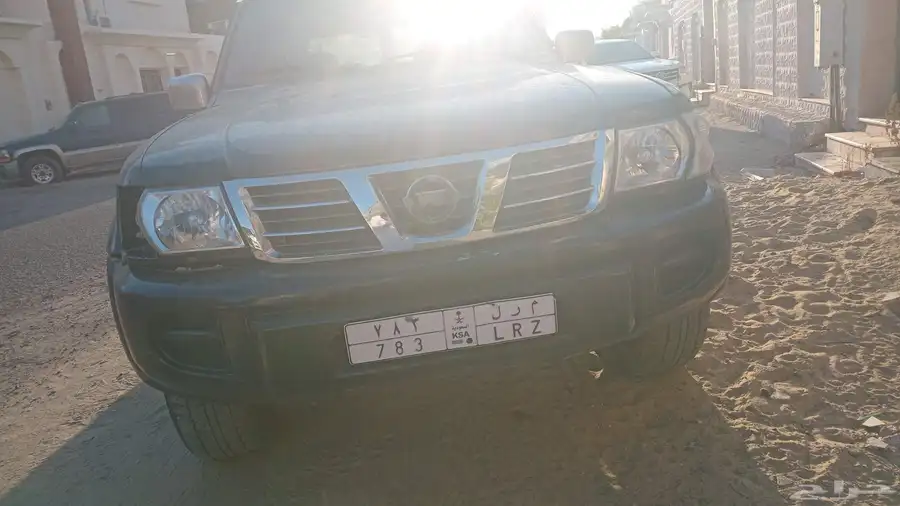 نيسان 2001 1
