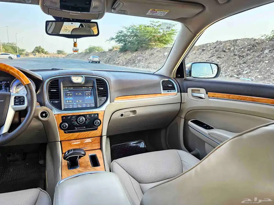 كرايزلر C300 موديل 2014 فل كامل لمتيد 31