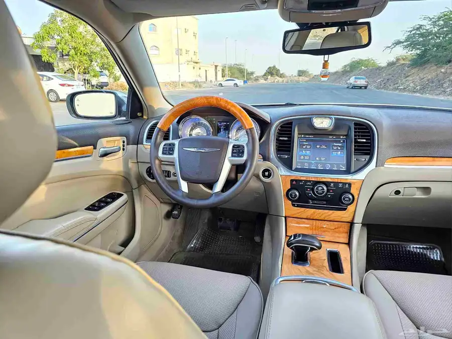 كرايزلر C300 موديل 2014 فل كامل لمتيد 30