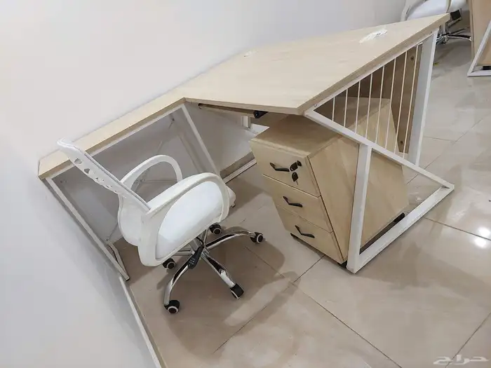 office furniture tabel and chairs cupboard 3