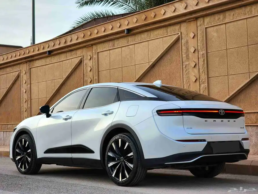 كراون ماجيستا فل كامل 2023 قمة النظافة ممشى قليل 7