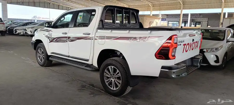 Toyota Hilux 2025 4