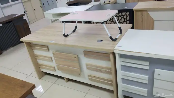 مكاتب وطاولات اجتماعية وكنب مكتبي و وكل ما هو جدد ا 12