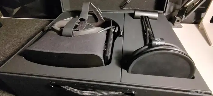 جهاز VR مستخدم 3
