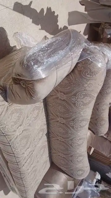 كنب كلاسيك بيج نضيف شبه جديد مثل اللي في الصورو كرسي وكنب 4
