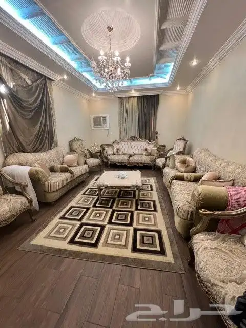 كنب كلاسيك بيج نضيف شبه جديد مثل اللي في الصورو كرسي وكنب 5