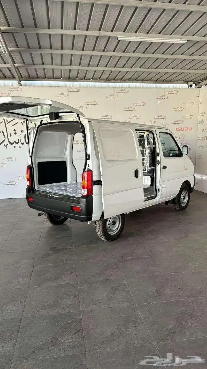 سوزوكي باص فإن ايكو 1