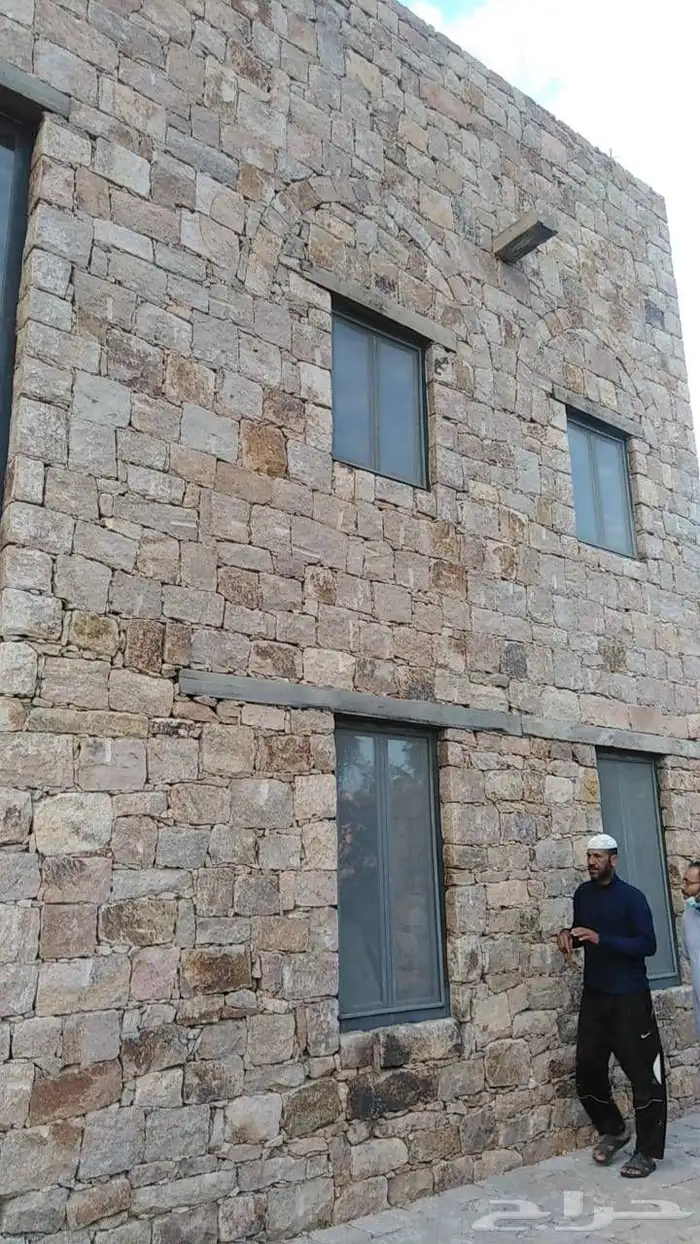 نقوم بعمل حجر والطين والخشب والتراث بجميع انواعه 4