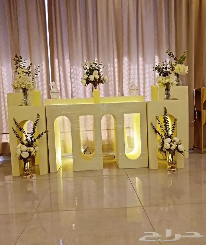 تاجير كنب مخمل ثلاثي سفره كراسي طاولات 0