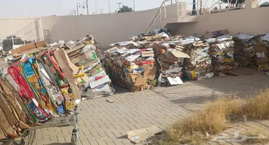 بالنسبة للبيع بالات نفايات بلاستيكية مختلطة لدينا كمية كبي 4