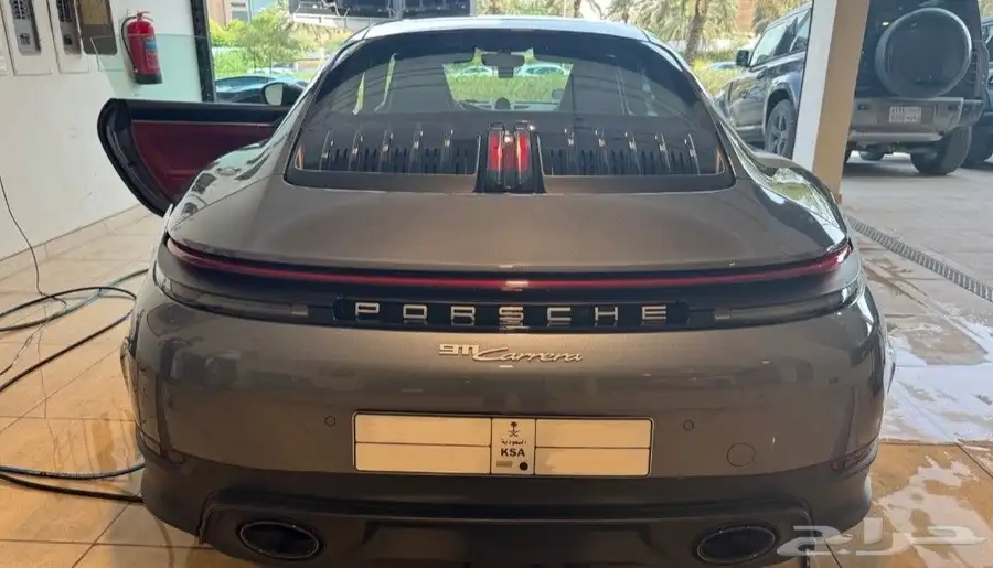 بورش كاريرا 911 للإيجار 4