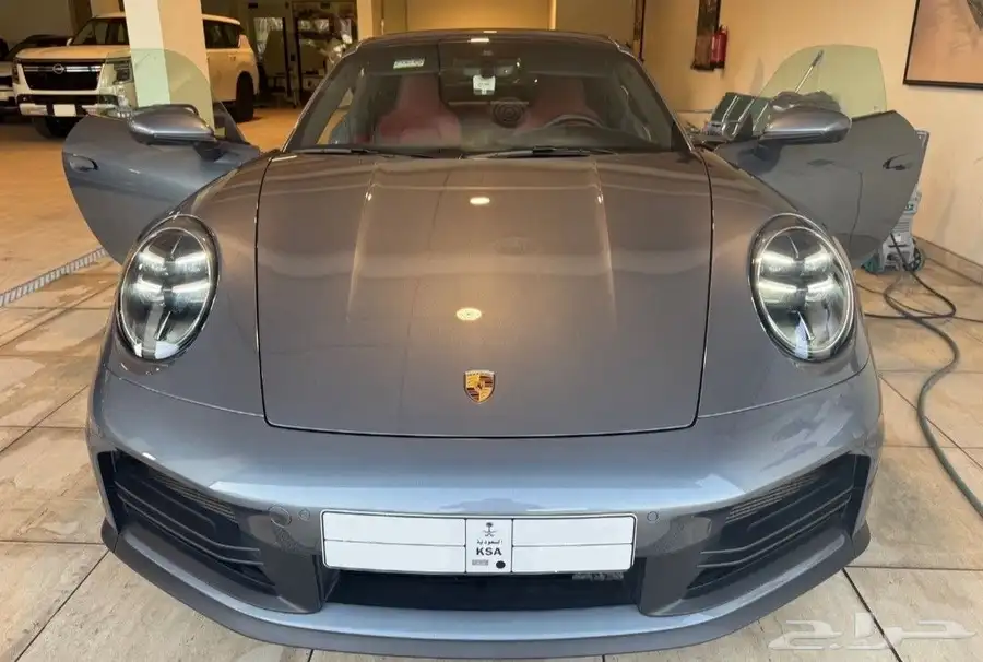 بورش كاريرا 911 للإيجار 3