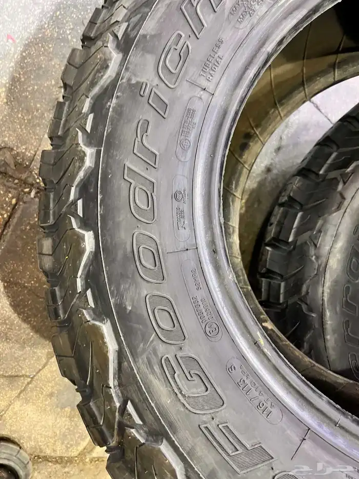 كفرات نص حجري بي اف جودرتش امريكي مقاس 285 17 20