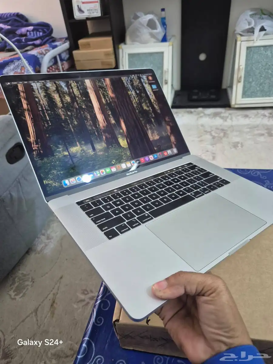Apple MacBook Pro A2141 (16 ) Core i9 (8-Core  2.4 GHz 1