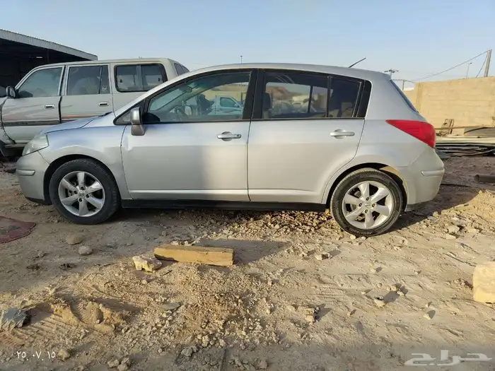 نيسان 2010 0