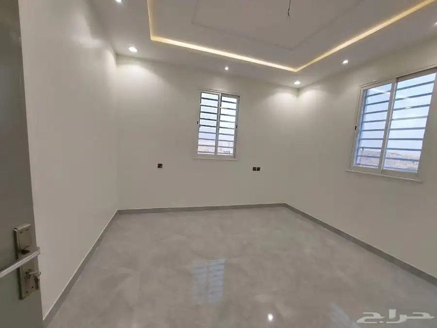 للبيع فله روف دور ثاني مع ملحق مدخل مستقل بالخميس حي النور 15