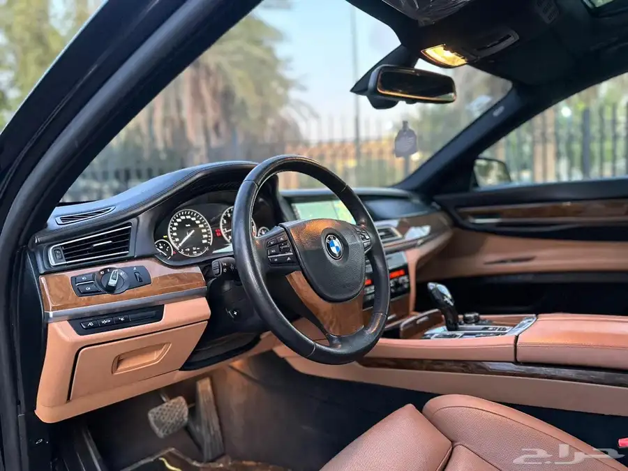 بي ام دبليو 750i 40