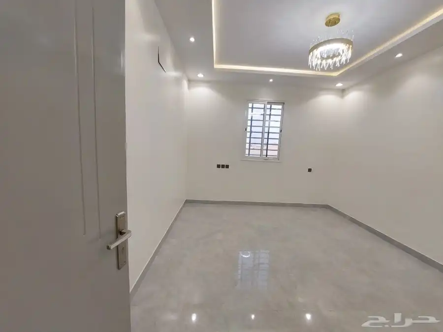 للبيع فله روف دور ثاني مع ملحق مدخل مستقل بالخميس حي النور 6