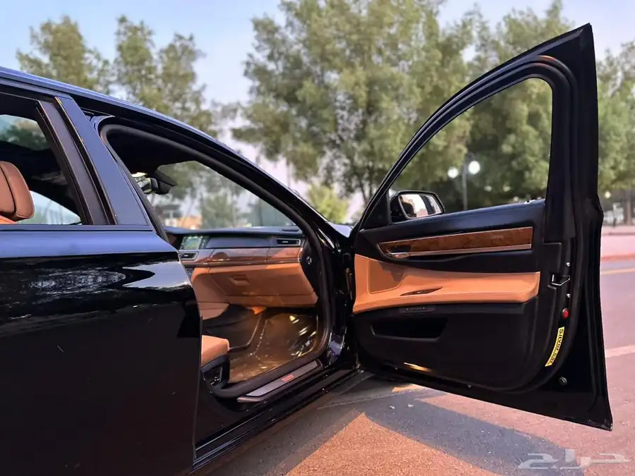 بي ام دبليو 750i 25