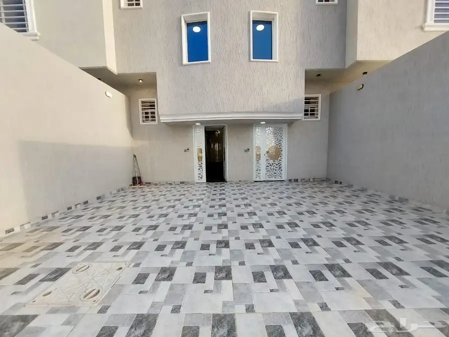 للبيع فله روف دور ثاني مع ملحق مدخل مستقل بالخميس حي النور 0