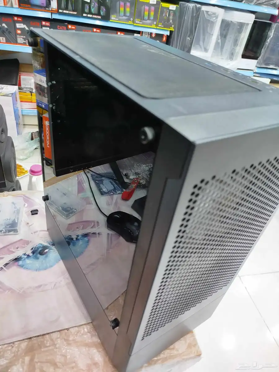 بيسي للبيع 4060 معى 2 شاشات مستعجل ب 2600 3