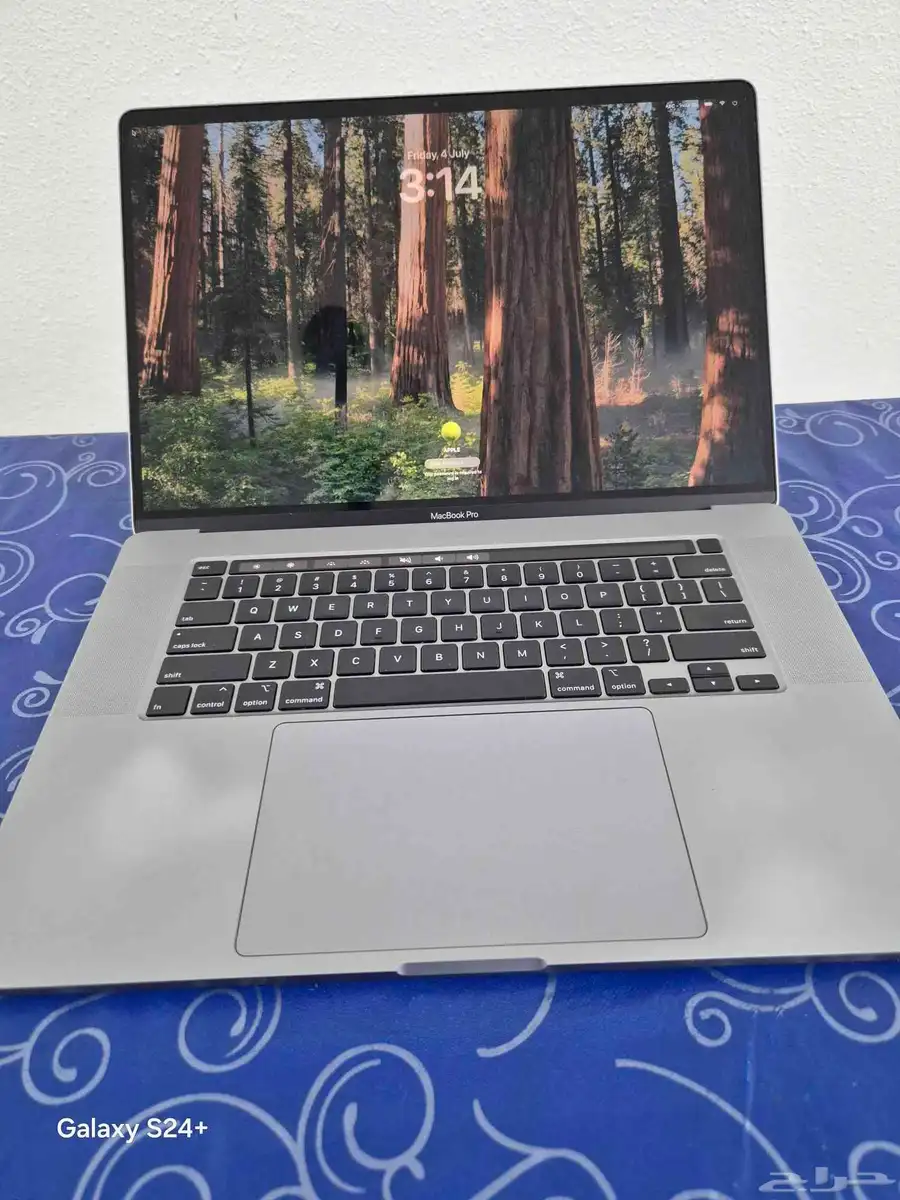 Apple MacBook Pro A2141 (16 ) Core i9 (8-Core  2.4 GHz 0