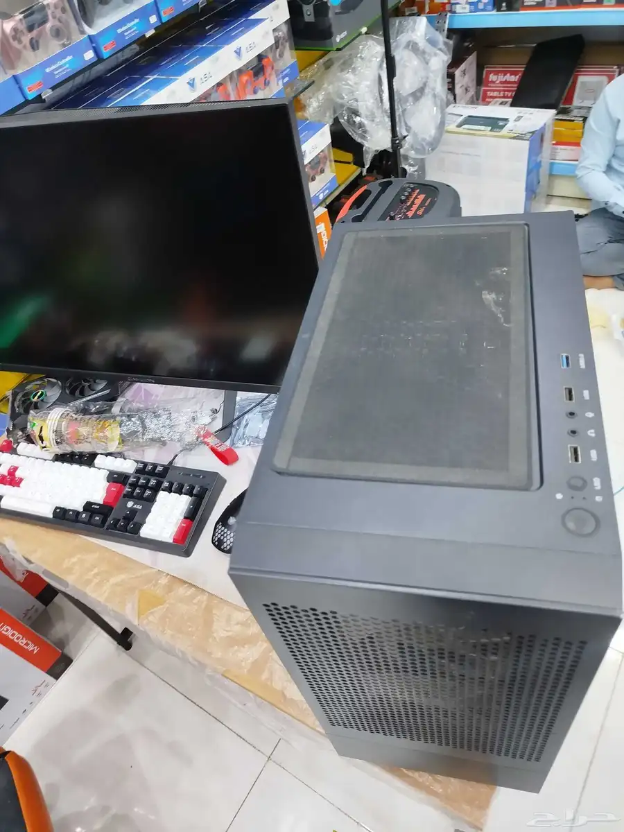 بيسي للبيع 4060 معى 2 شاشات مستعجل ب 2600 4