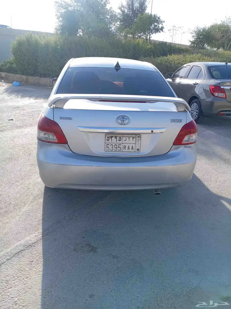 سيارة يارس جير عادي نظيف اقتصادية لبيع ولا إيجار 6