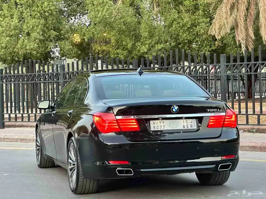 بي ام دبليو 750i 12