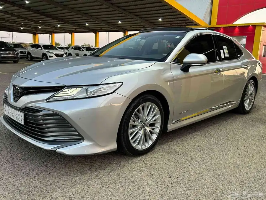 تويوتا كامري 2019 فل كامل (بنزين) 2.5L 1