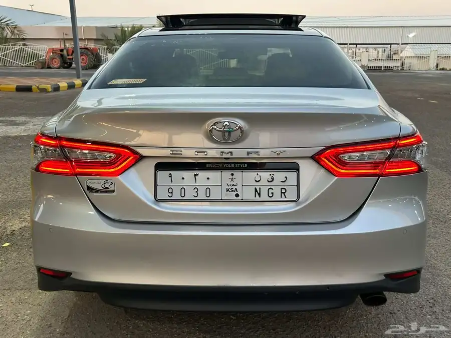 تويوتا كامري 2019 فل كامل (بنزين) 2.5L 4