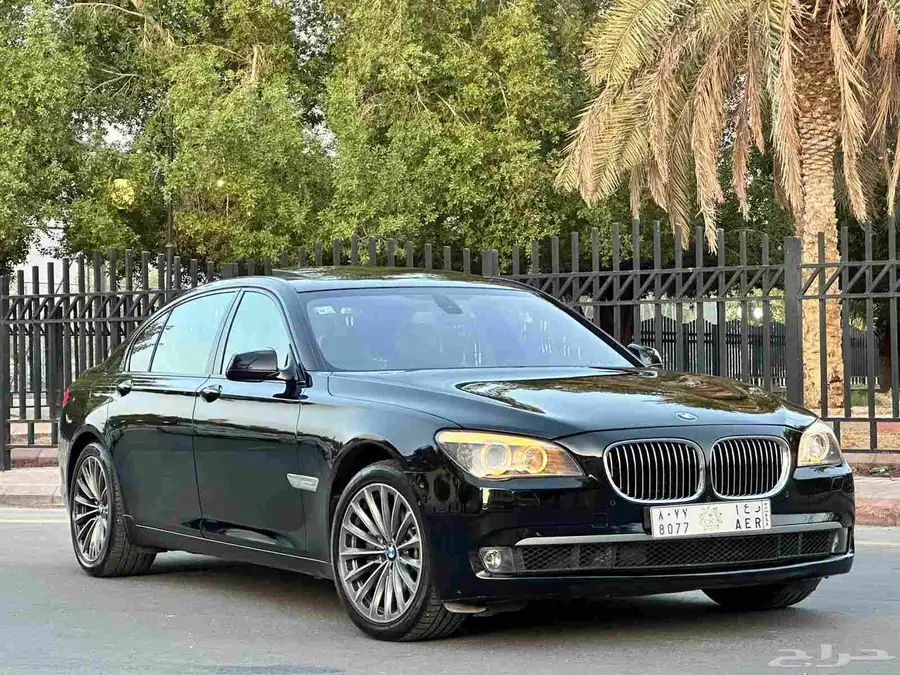 بي ام دبليو 750i 2