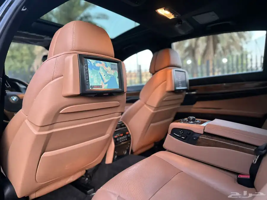 بي ام دبليو 750i 41